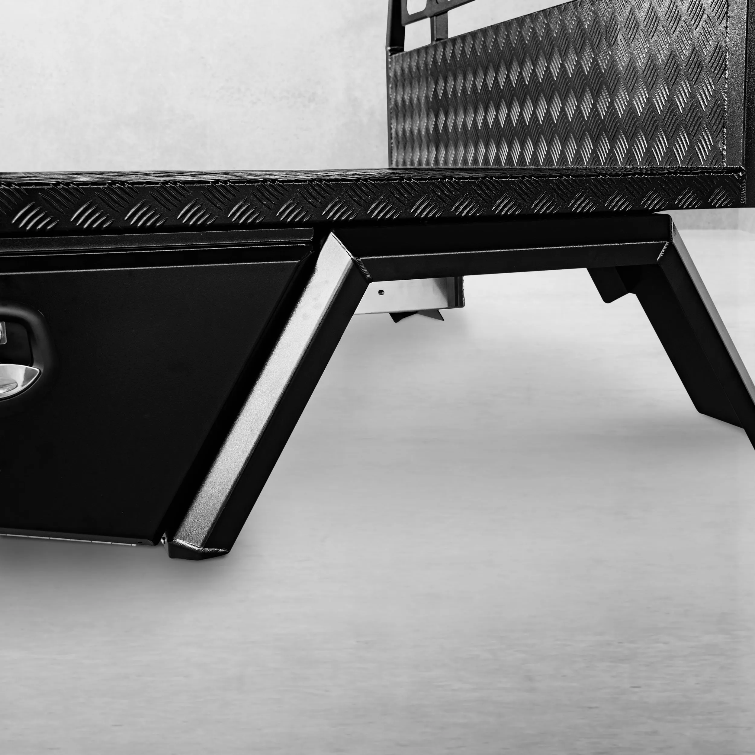 Aluminium Tray w/Headboard 2100mm - Black