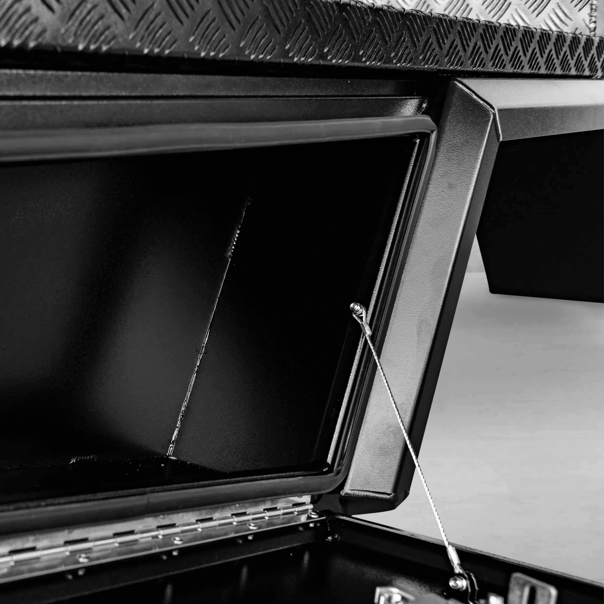 Aluminium Tray w/Headboard 2100mm - Black