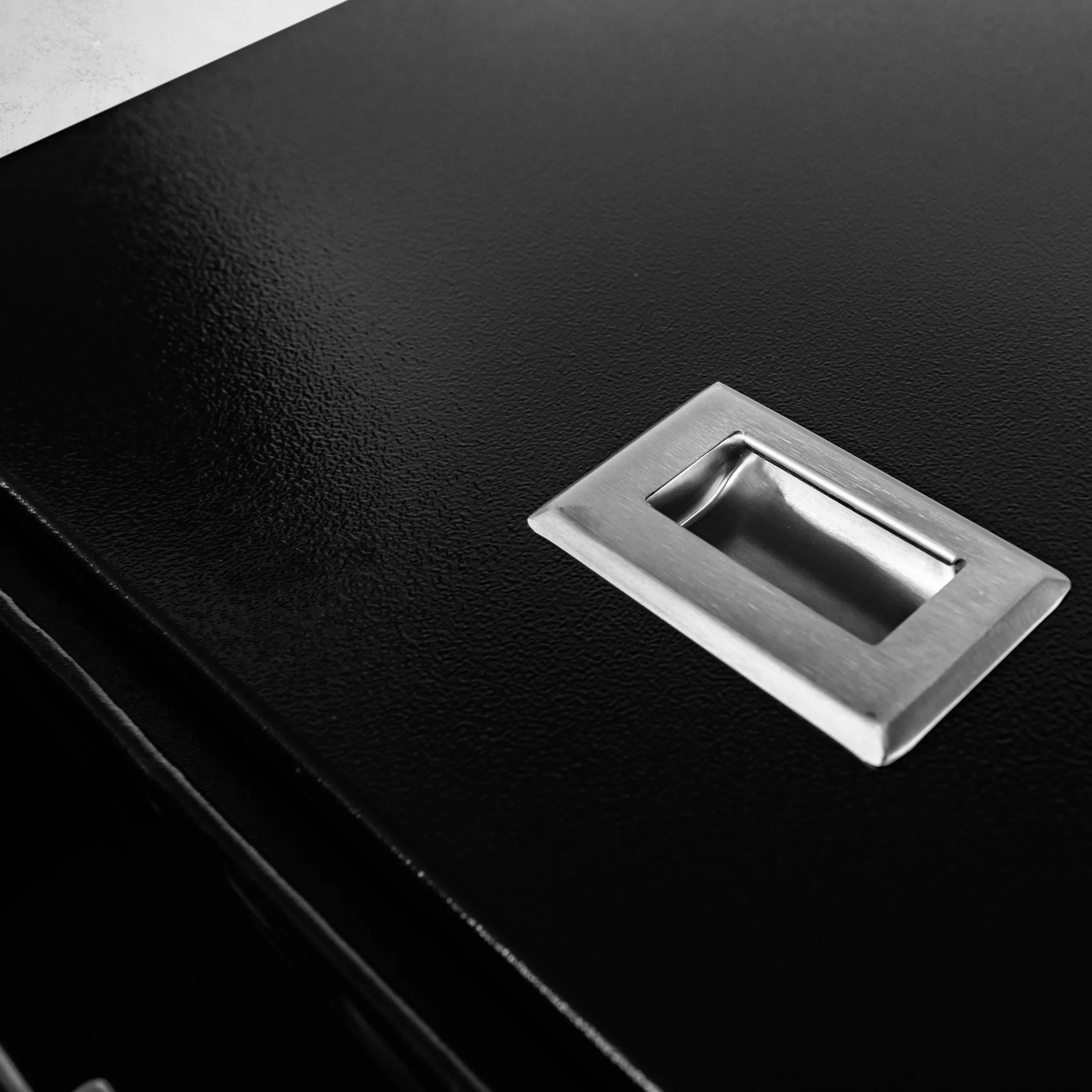 Aluminium Tray w/Headboard 2400mm - Black
