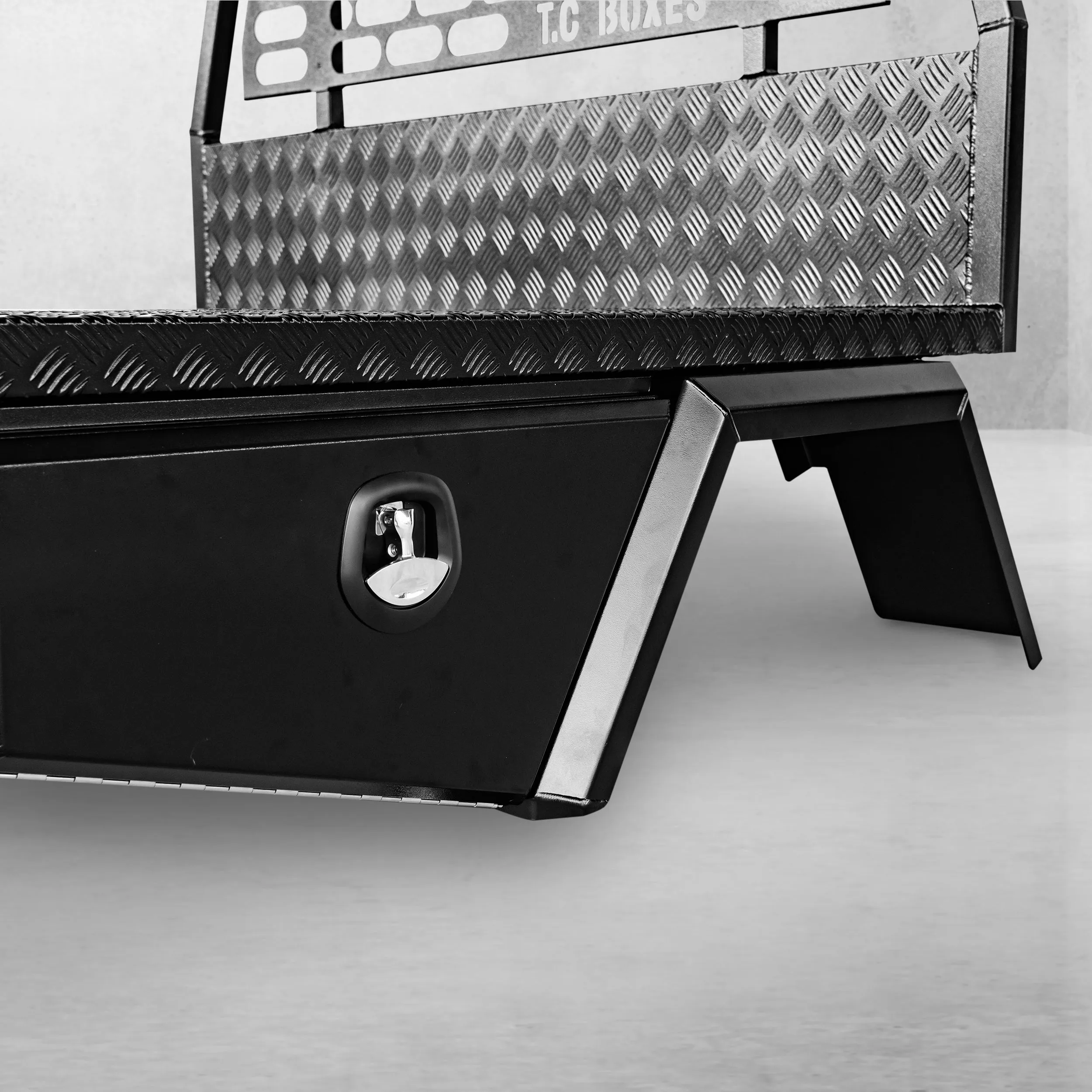 Aluminium Tray w/Headboard 2400mm - Black