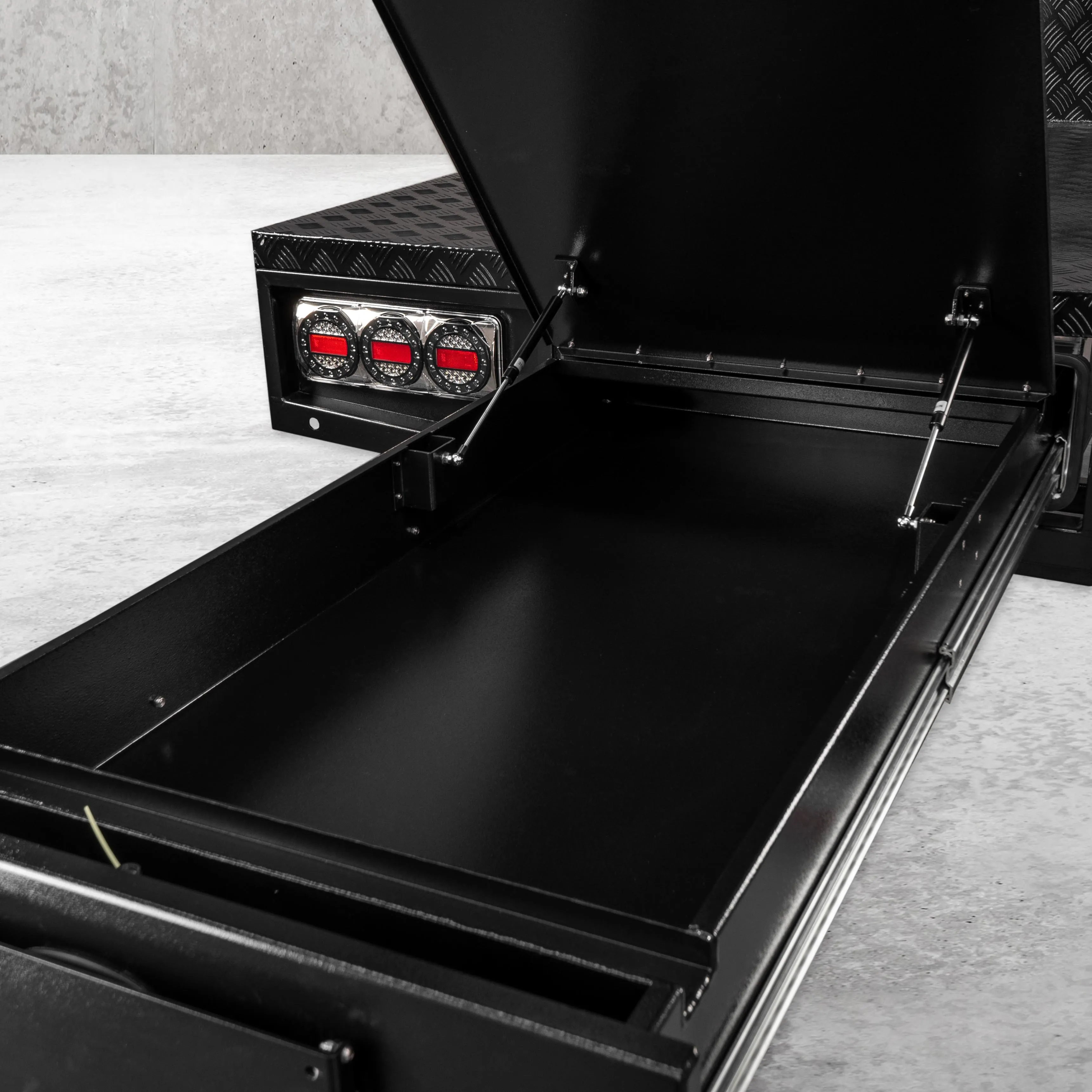 Aluminium Tray w/Headboard 2400mm - Black
